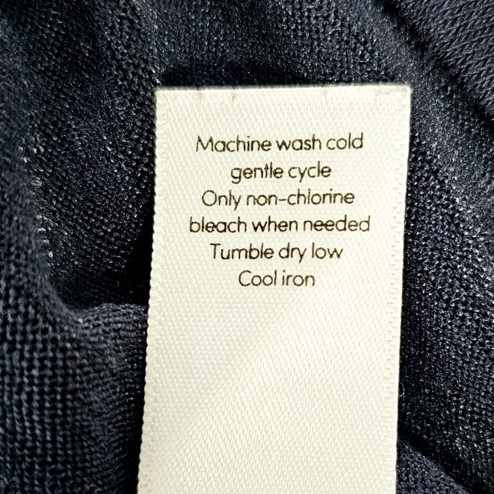 ATHLETA Women's XS Navy Blue V-Neck Lightweight Breathable Shortsleeve T-shirt - Picture 8 of 8